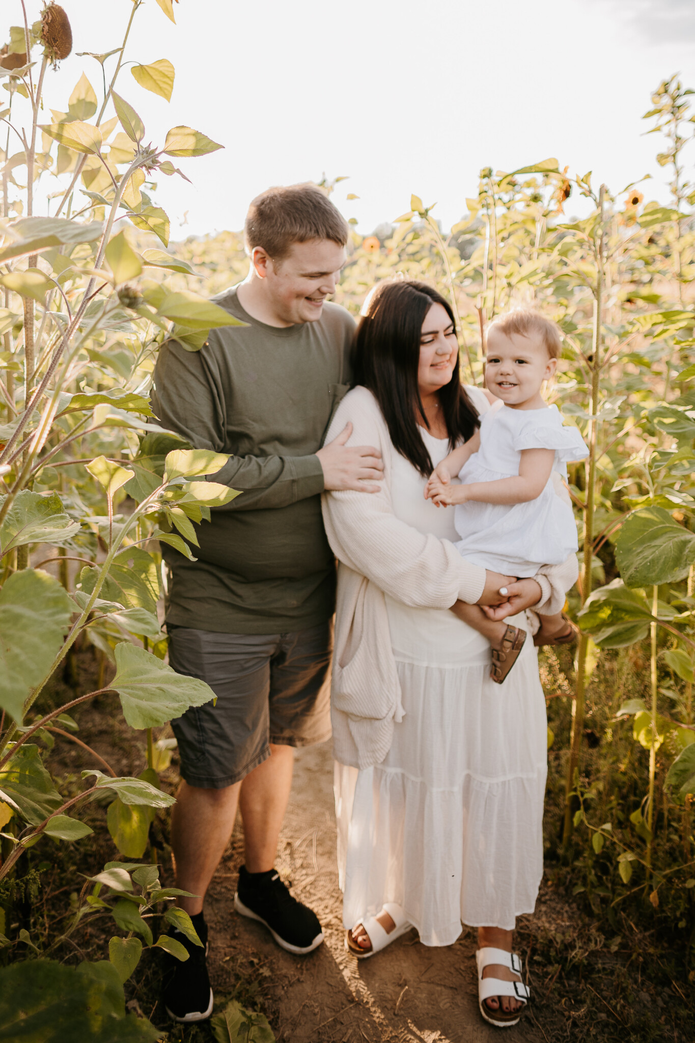 Seattle Maternity Photographer. Kastle H Photography LLC. Jennifer and Dan. Nakashima Heritage Barn Trailhead Arlington, WA