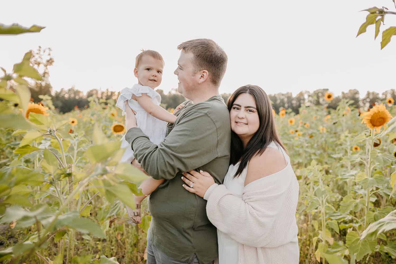 Arlington Family Photographer. Kastle H Photography LLC. Hanson Family. Ninety Farms Sunflower Photoshoot Arlington, WA