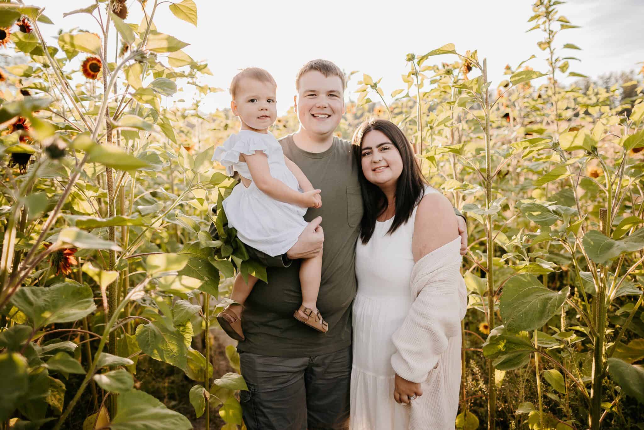 Arlington Family Photographer. Kastle H Photography LLC. Hanson Family. Ninety Farms Sunflower Photoshoot Arlington, WA